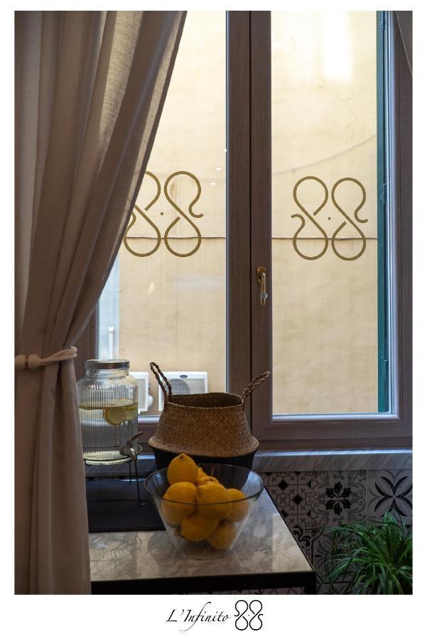 Couette-café L'infinito 88 Naples